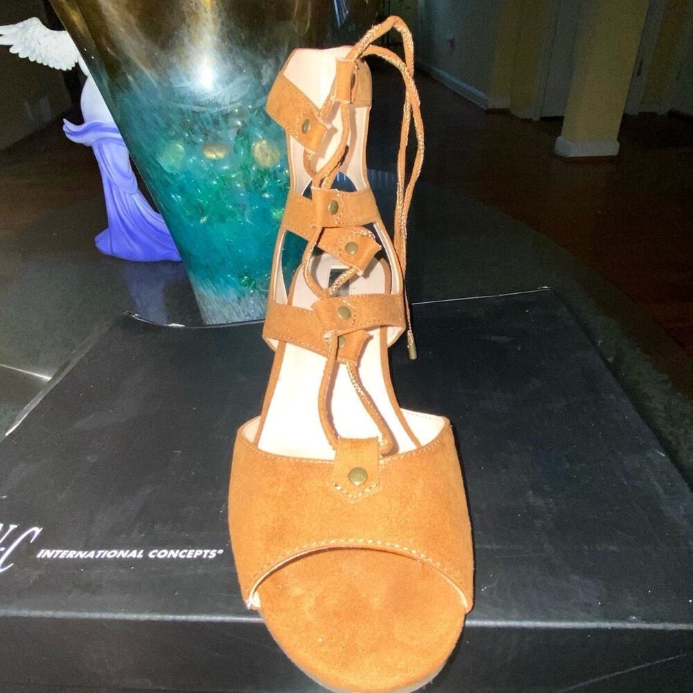 Brown Small Wedge Sandals